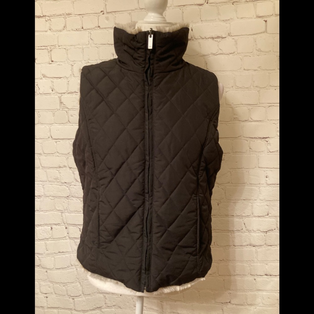 Black Quilted Weather Proof Vest-faux fur lining-Size M